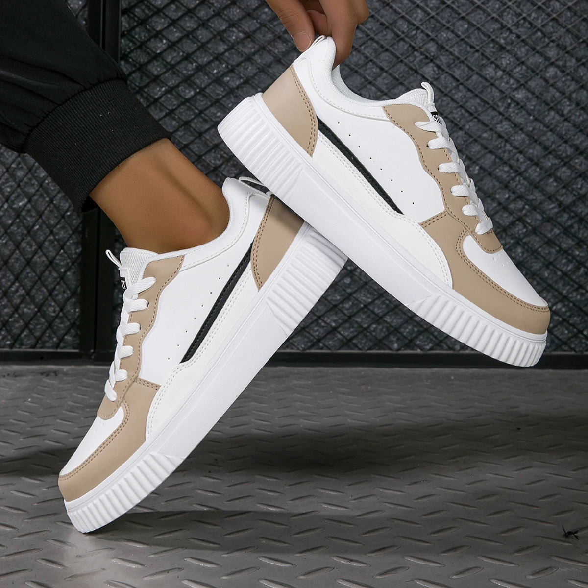 Men's Summer Breathable Trendy Versatile Casual White Sneakers for Teenagers Non-Slip Sports Thick-Soled White Shoes