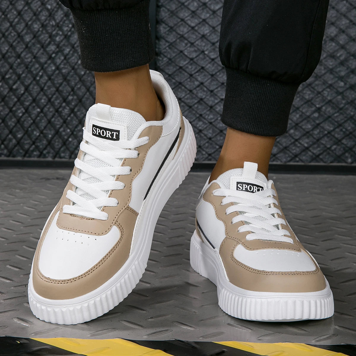 Men's Summer Breathable Trendy Versatile Casual White Sneakers for Teenagers Non-Slip Sports Thick-Soled White Shoes