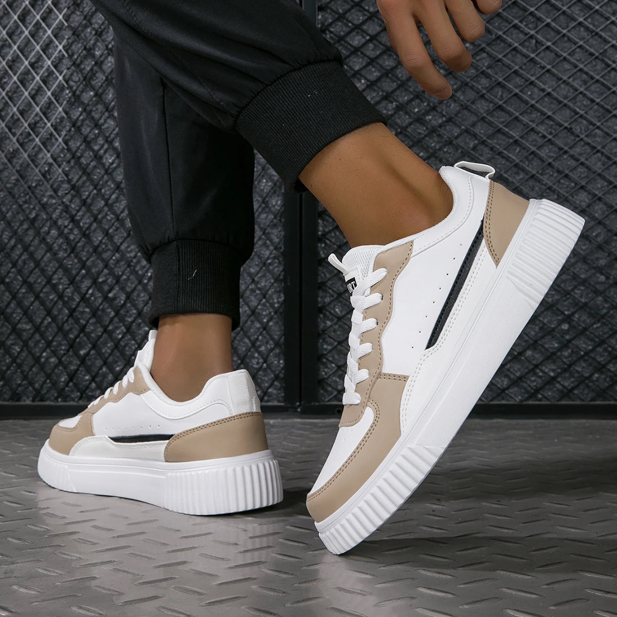 Men's Summer Breathable Trendy Versatile Casual White Sneakers for Teenagers Non-Slip Sports Thick-Soled White Shoes