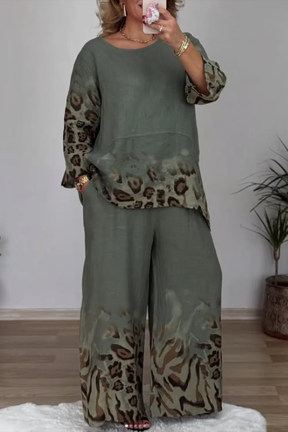 Women's Plus Size Two Piece Set Vacation Casual Leopard Round Neck Short Sleeve Pocket Two Piece Pant Sets Vintage Matching Set